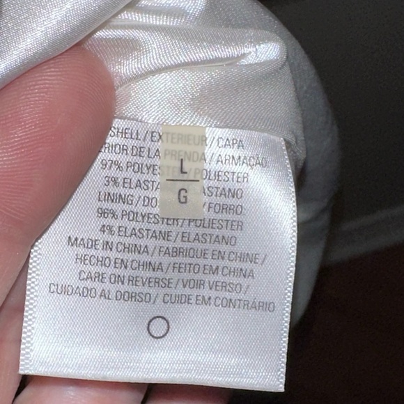 Tahari Black and White Abstract Tank Top - Picture 5 of 5